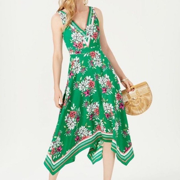 Vince Camuto Floral A line Handkerchief Green V-Neck Dress - Picture 11 of 12